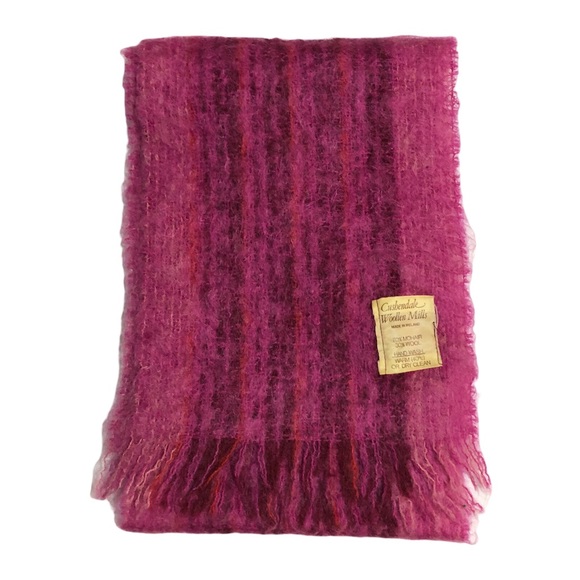 CUSHENDALE WOOLLEN MILLS Fuschia Boucle Striped Woven Mohair Scarf - Picture 3 of 6